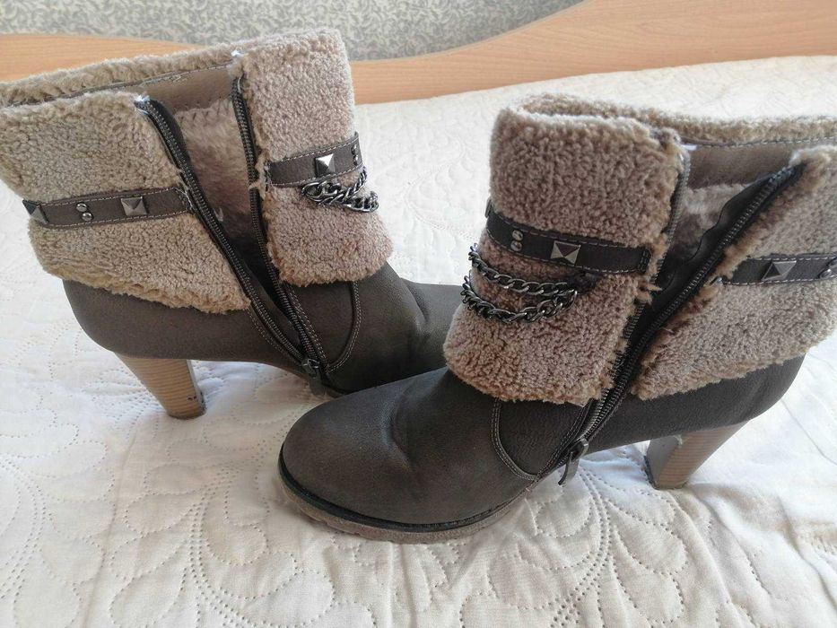 Къси ботуши. Меки и здрави.