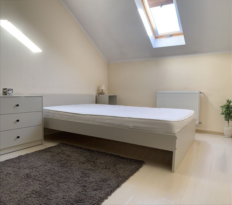 Vand apartament de 2 camere in zona Complexului Studentesc