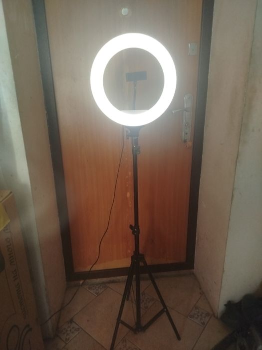 Кольцевая лампа. 3 режимов.