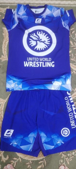 Спортивный костюм для единоборств