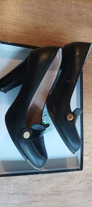 Дамски обувки черни 37