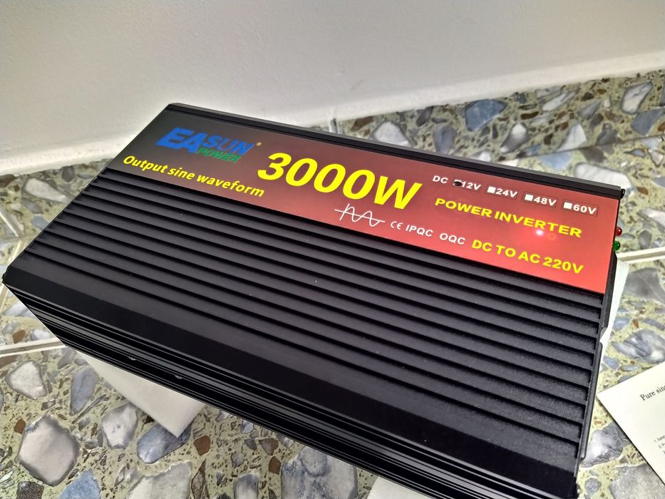 Invertor EASUN  cu Undă Sinusoidală Pură DC 12V /AC220V Putere 3000W