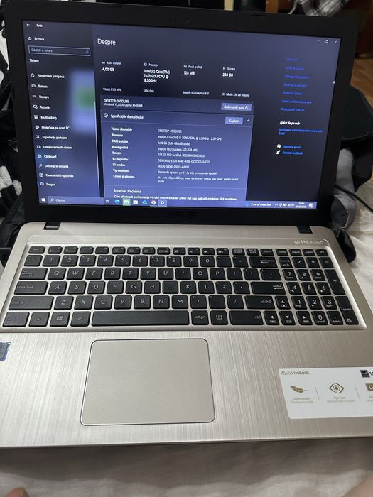 Vand laptop Asus în stare foarte buna