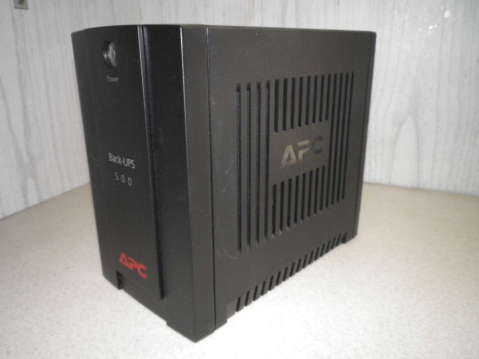 Качествен UPS APC BX500CI