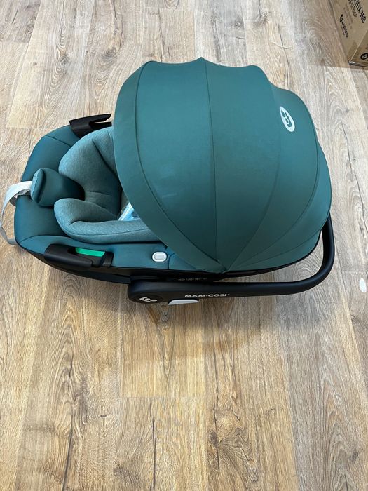 Кошница Maxi-Cosi Pebble 360 и зимен чувал Maxi-Cosi