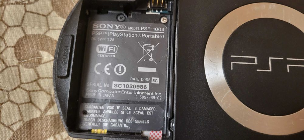 SONY PSP-1004  fuctionale unu spart  unu nu fara accesori fara bateri 400 lei  ambele