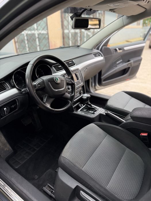 SKODA Superb 2010 — imagine 5