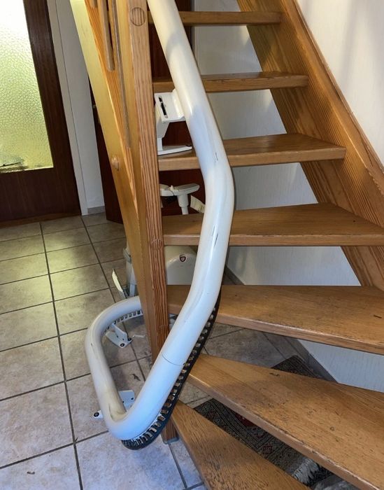 Scaun lift persoane cu dizabilitati