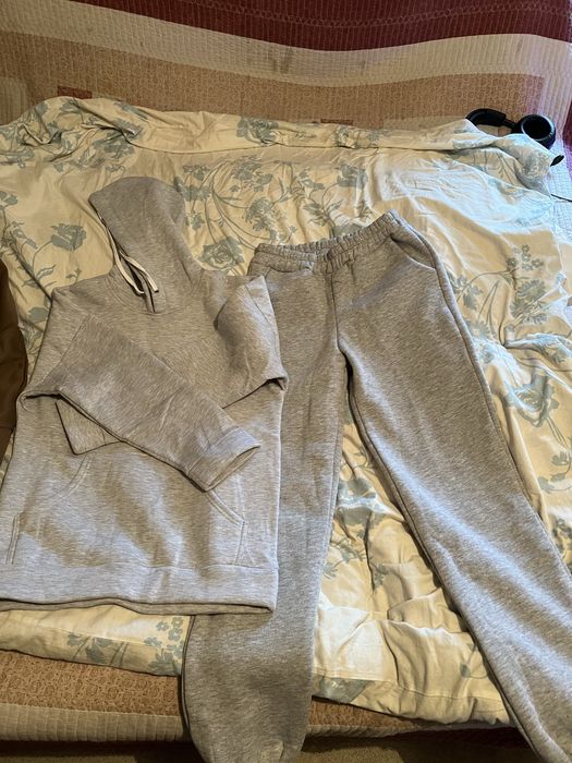 Продается две пары теплых спортивок