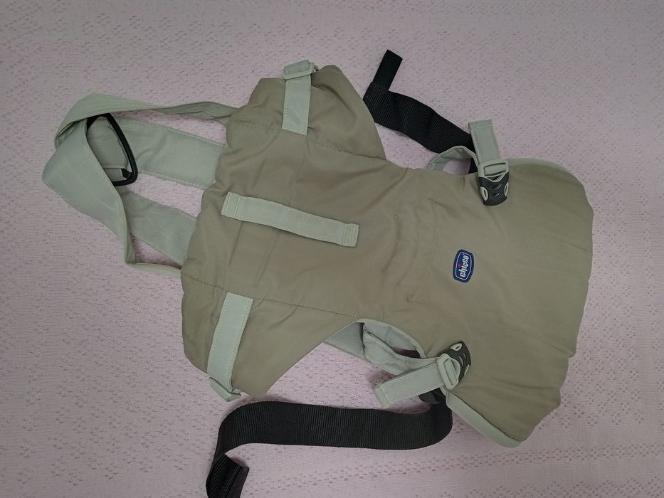 VÂND MARSUPIU pentru bebeluși până la 36 kg. Vând 2 bucăți, cel albastru (1) -  NOU complet nefolosit (costă 150 lei), marsupiu (2)(costă 100 lei)