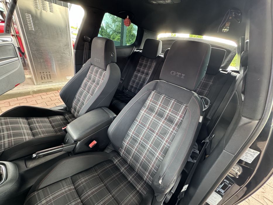 Volkswagen Golf VI 6 GTI - 2.0 TSI / 210hp