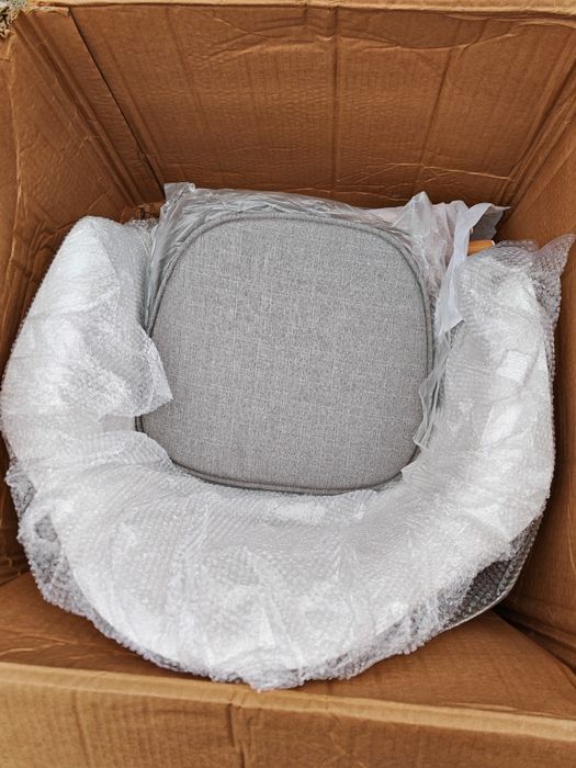 Комплект от 4 трапезни стола полипропилен с крака от бук и разпънки