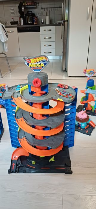 Mega garaje hot wheels