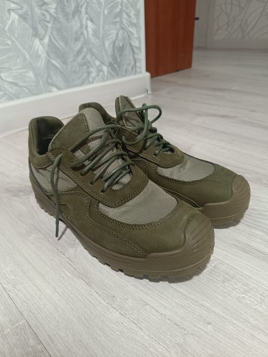 Военные кроссовки