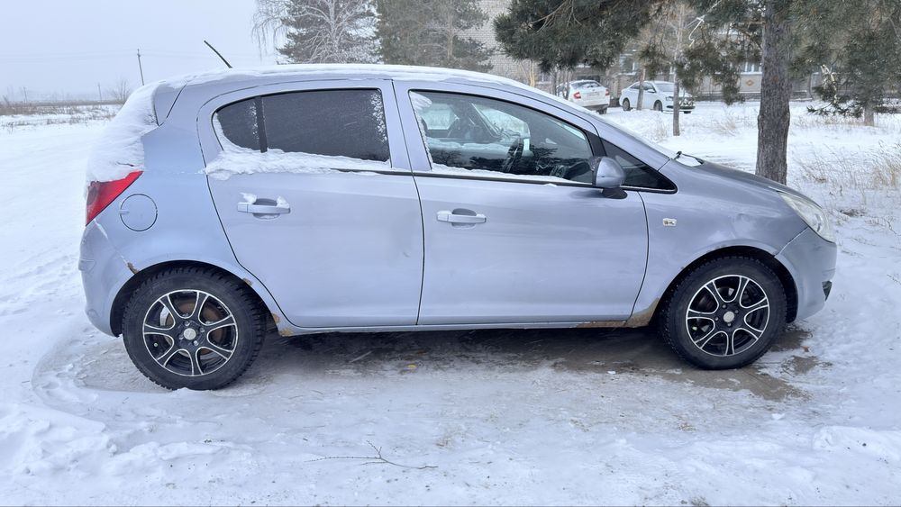 Opel Corsa D 2009 года обьем 1.2