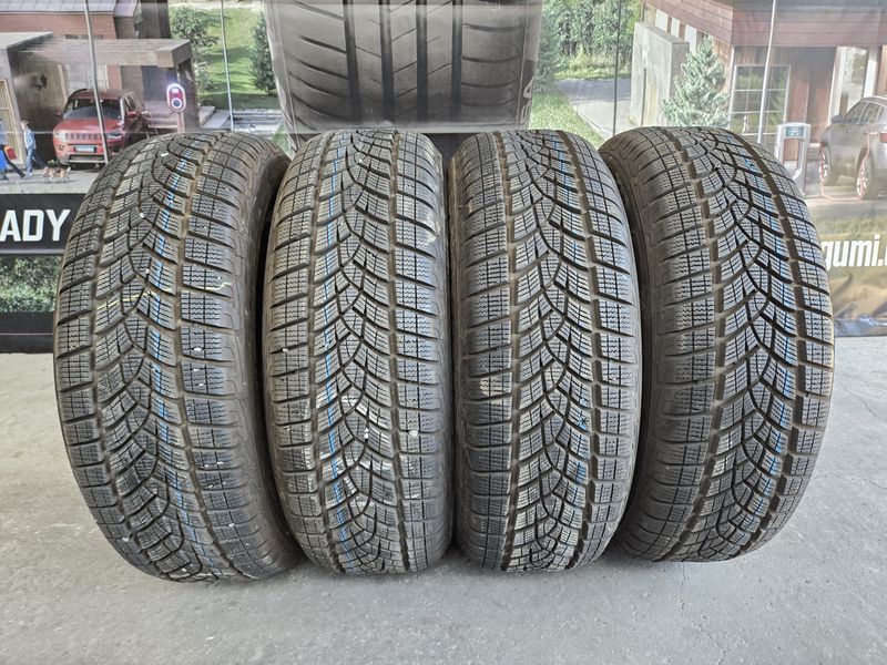 215/65/17 GOODYEAR 4бр