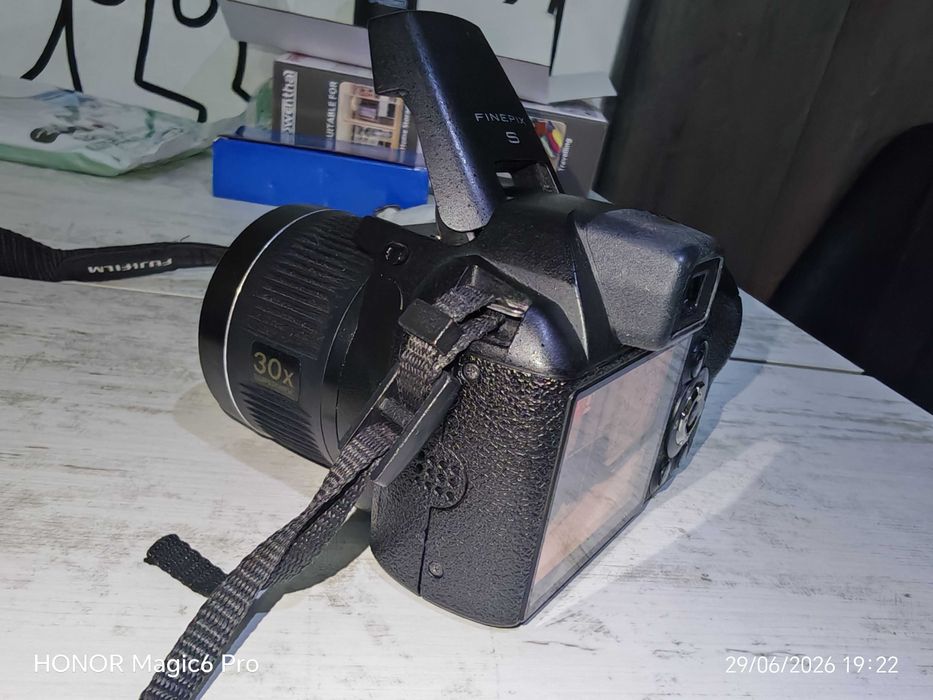 Fujifilm FinePix S 4000, camera foto digitala