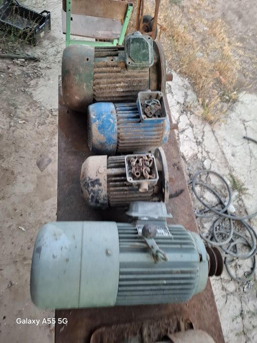 Продам 4 шт электродвигатель.