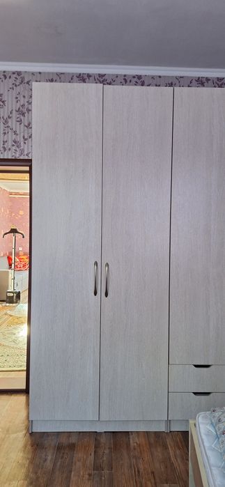 Шкаф распашной 3 на 3