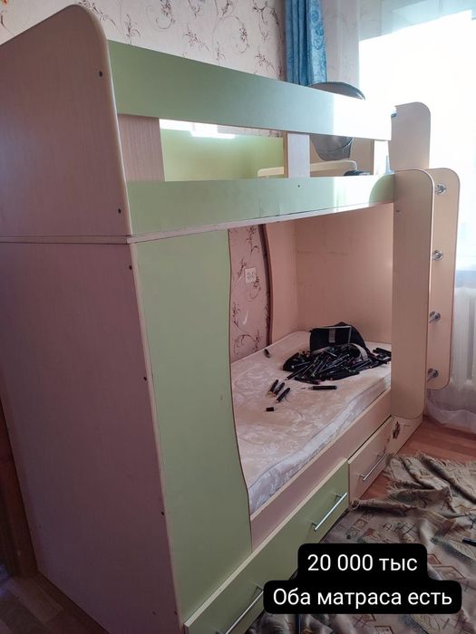Продам кровать двухъярусная