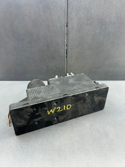 Pompa vacuum inchidere 2108002548 Mercedes-Benz E-Class 1996