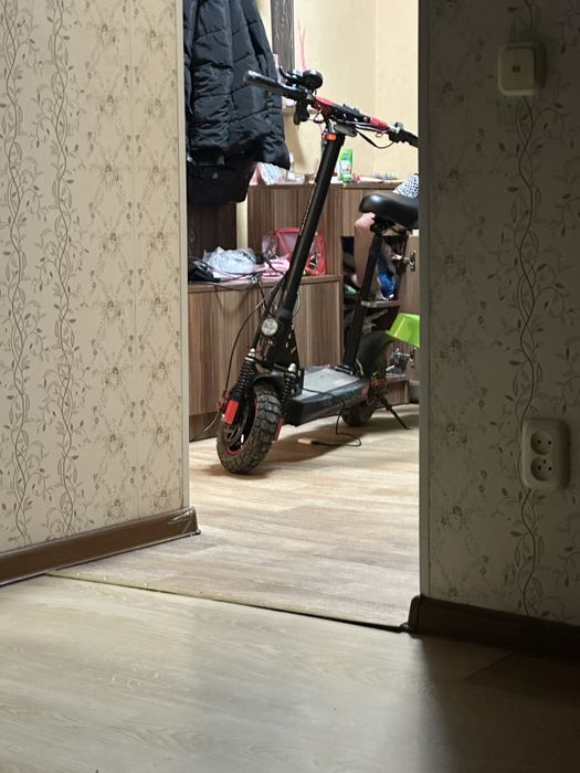 Продам электросамокат Kugoo m4 pro