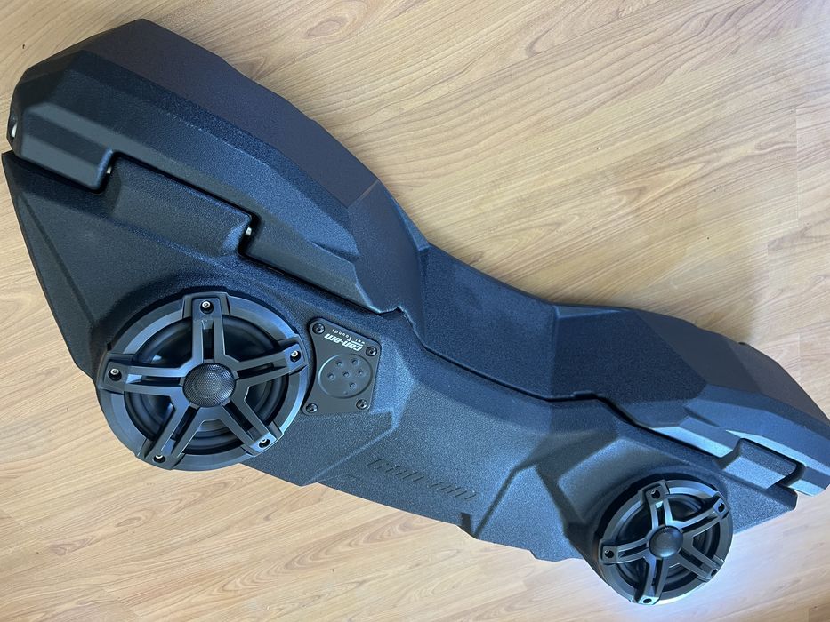 Lada spate HIFI BRP Sounds Box noua 43L LinqQ Atv Can Am Outlander Max