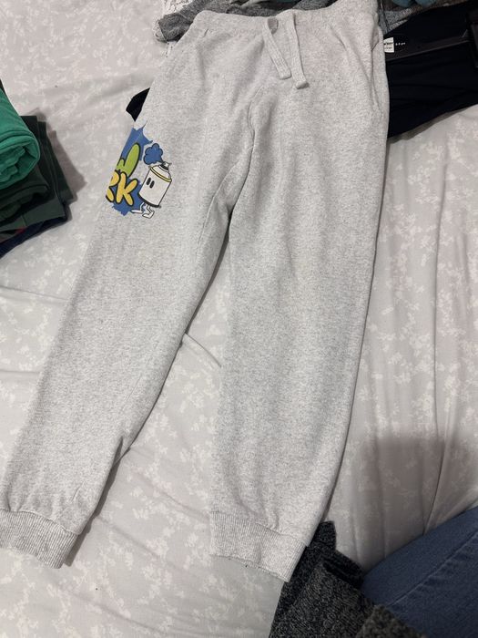 Pantalonii de joaca 128/134