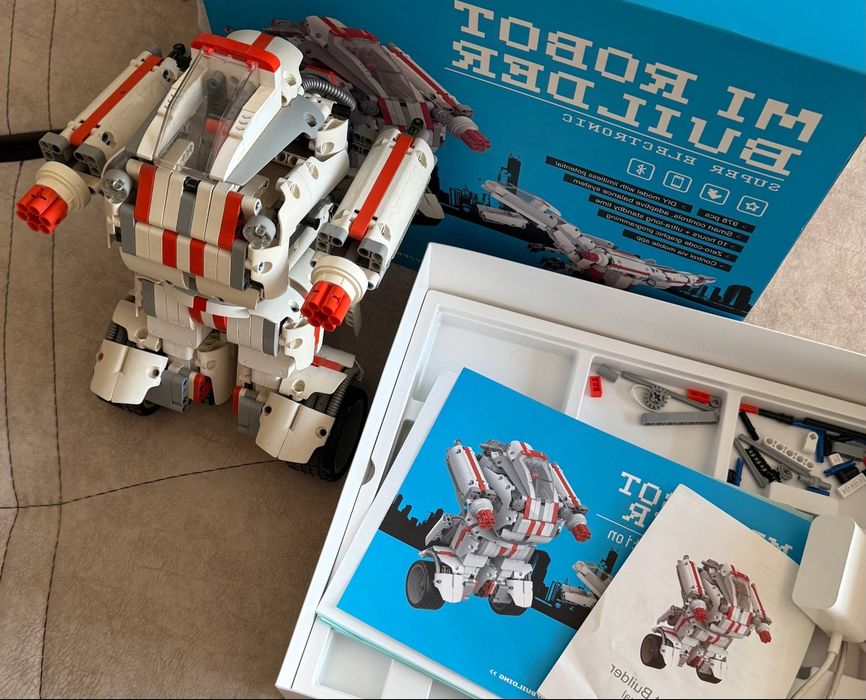 Xiaomi Mi Robot Builder робот