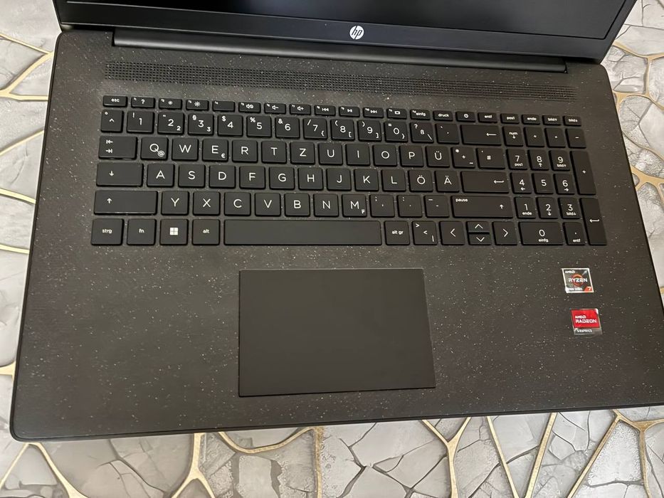 Hp laptop 17. Ryzen 7.  16Gb/1TB SSD