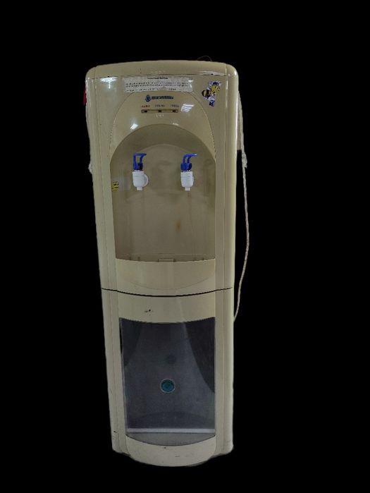 Кулер сатылады жұмыс істеп тұр. Продается кулер исправном состояние.