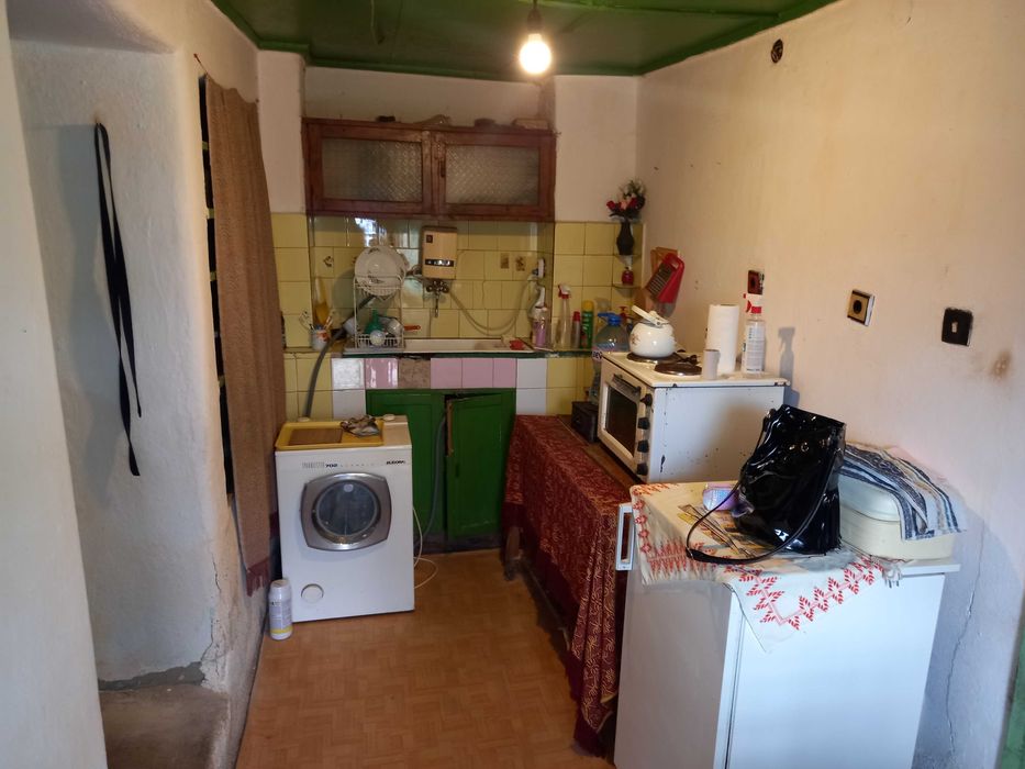 Къща с двор супер център с.Елшица