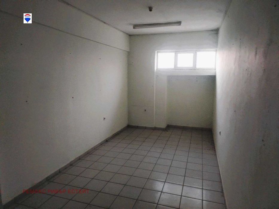 Продава се Магазин в Русе, Ялта - 20 кв.м за 725 €/кв.м - Снимка #1