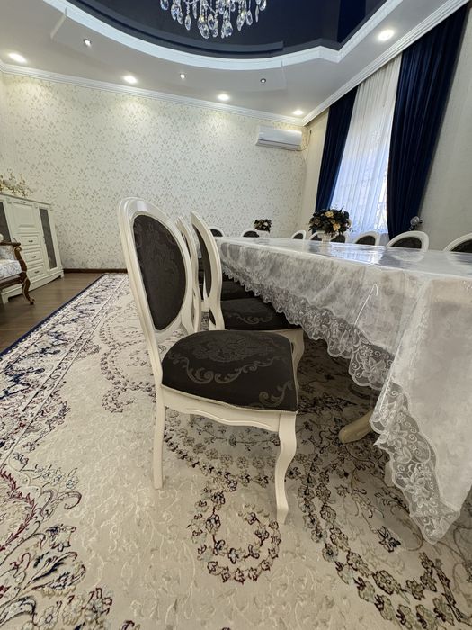 Стол-стулья для гостиной