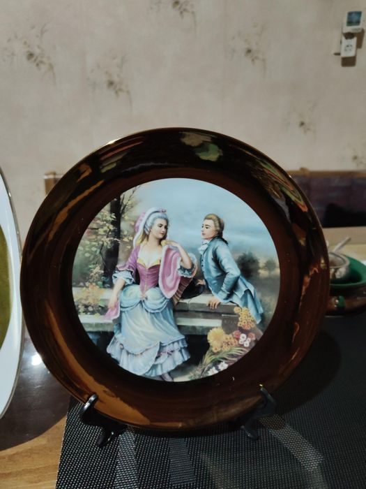 Интерьерные тарелки очень красивые, большие. Состояние новое.