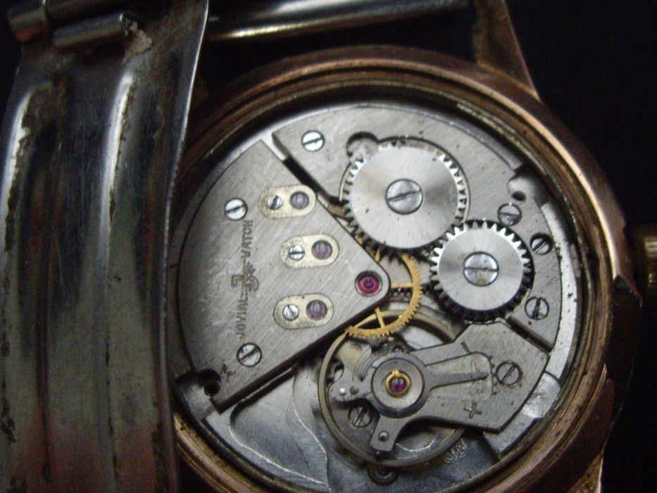 Стар швейцарски ръчен часовник