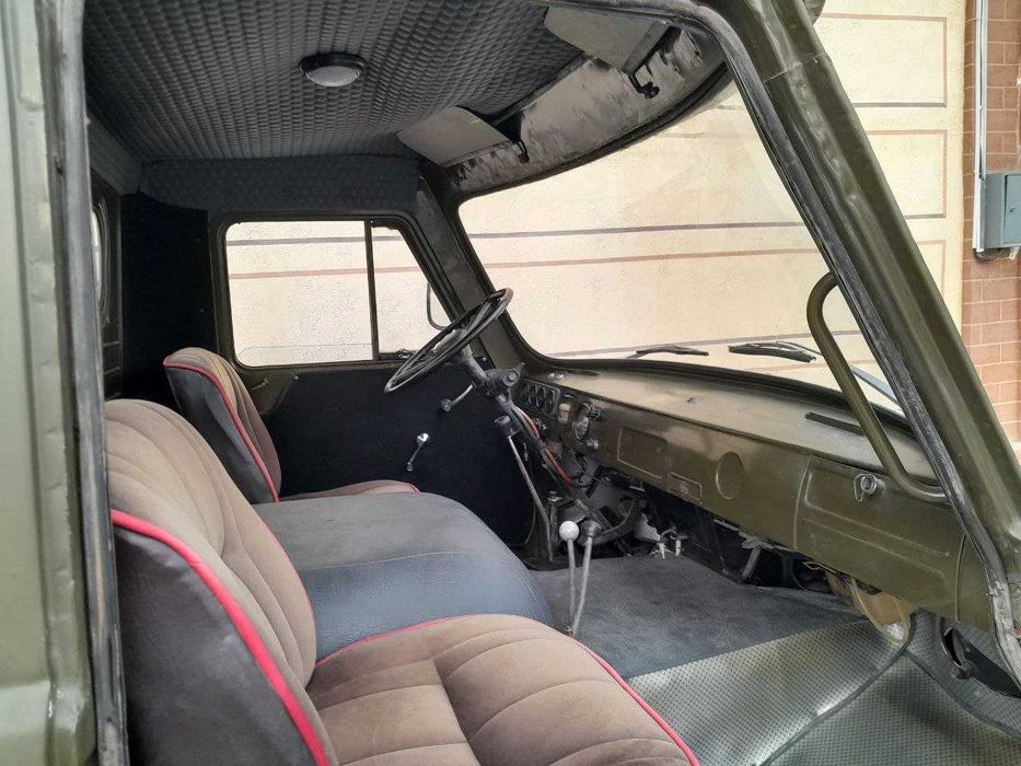 Uaz  Bartavoy sotuvda