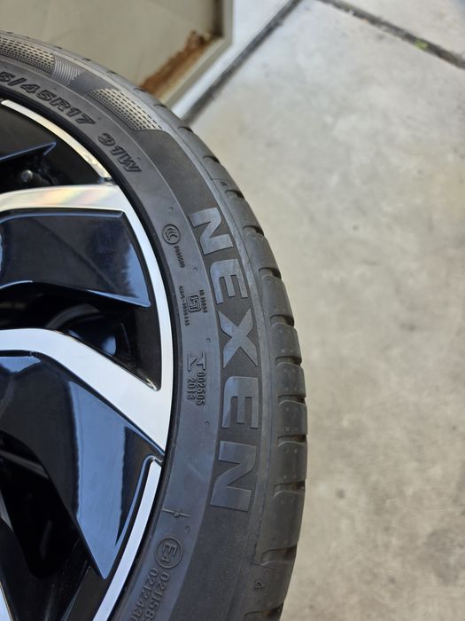 4 Броя 225/45/17 Nexen 2x6,8mm 2x6,2mm 23dot