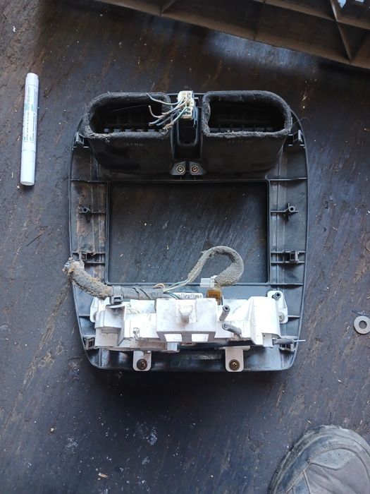 Рамка Мазда 323 на 2000г