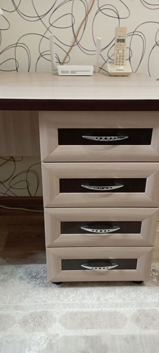 Продам письменный стол