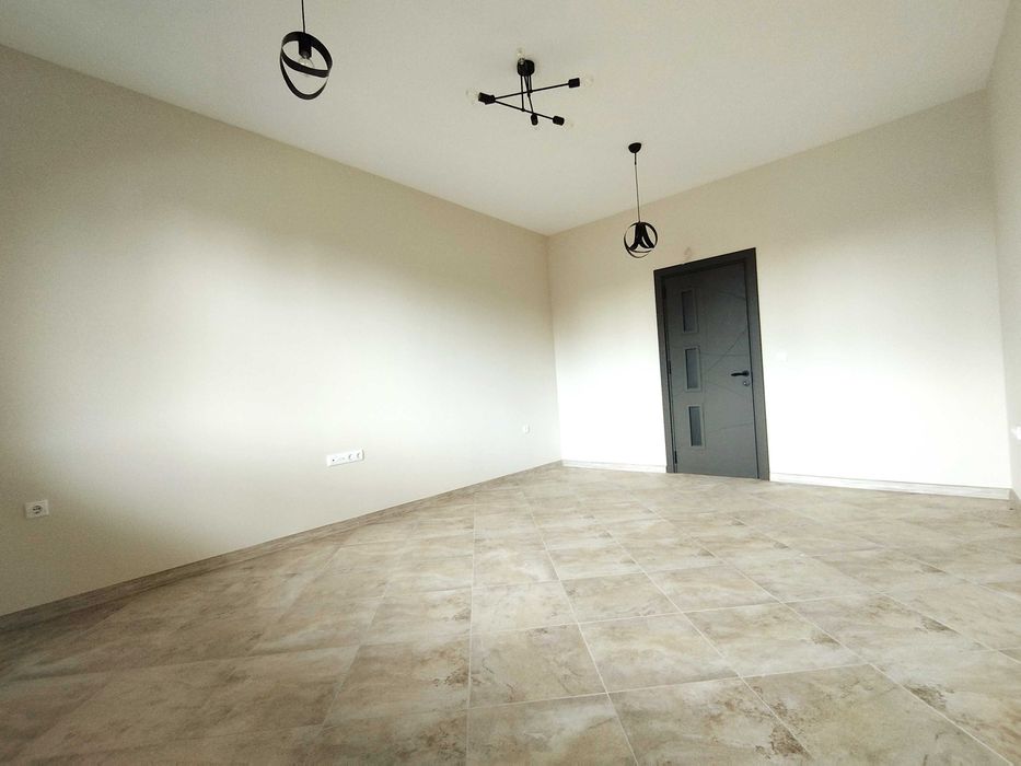 Дава се под наем Офис в Перник, Изток - 67 кв.м за 612 € - Снимка #1