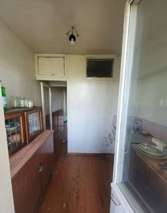 Ц6 очень срочно Жк Казахстан квартира 3х комнатная не торцевая Пустая