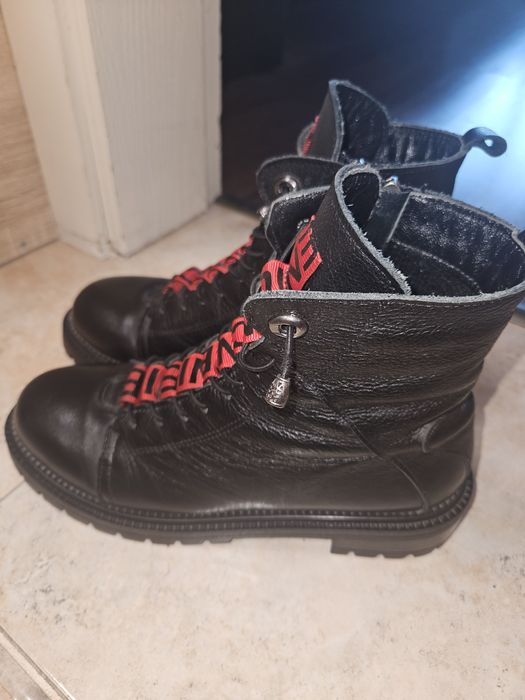 Черни кожени боти