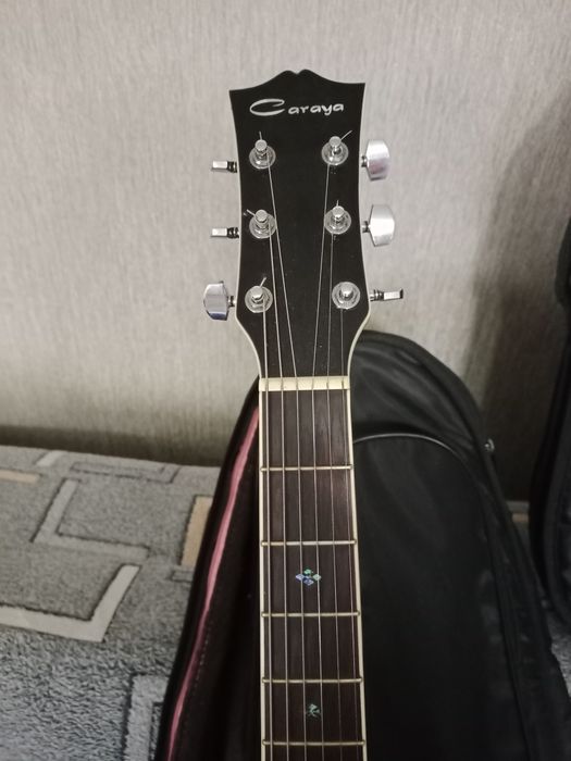 Продам гитары акустика и бас