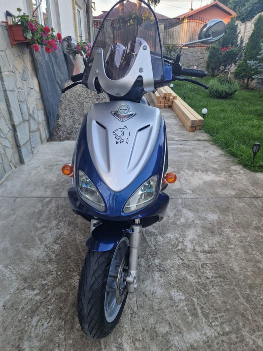 Scuter Benelli cu motor Yamaha, 11000km,inmatriculat, deosebit