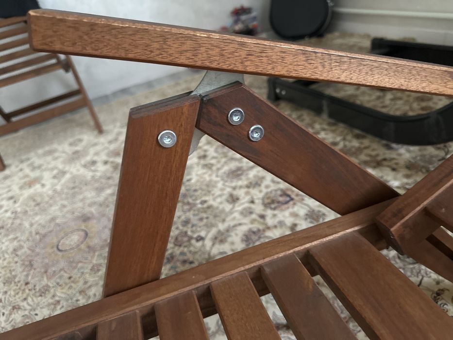 Деревянные кресла