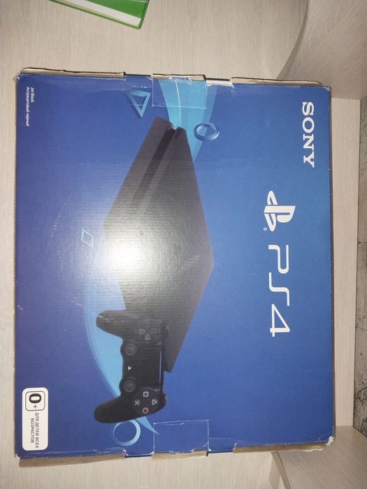 Продам sony Playstation 4 slim
