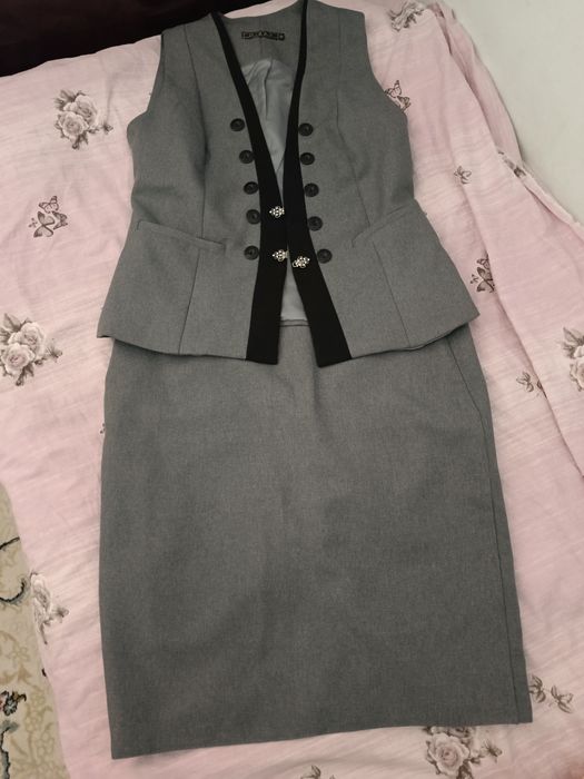 Мұғалімге арналған мектеп формасы