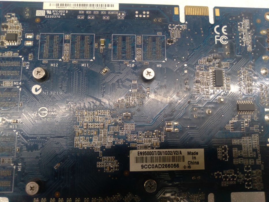 ASUS NVIDIA GeForce 9500 GT 1ГБ DDR2.рабочая