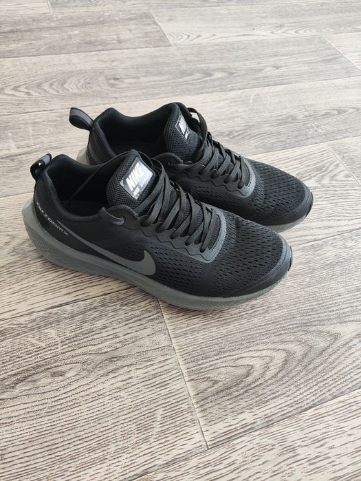 Продам текстильные кроссовки